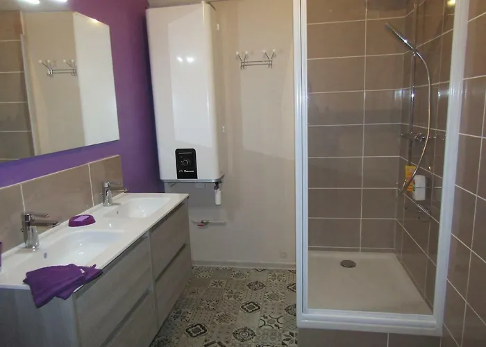 Fermette Dans Les Pays De La Loire * Izé